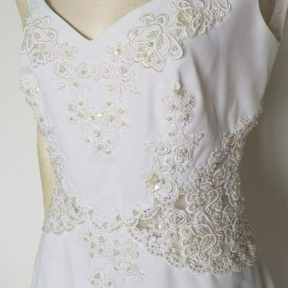 Vintage 90s Just ’n Love Minimalist Bridal Gown - Beaded Lace With Train